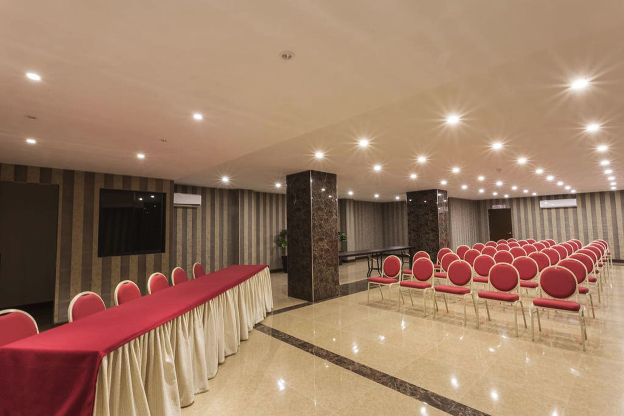 Roles Hotel 苏克雷 外观 照片