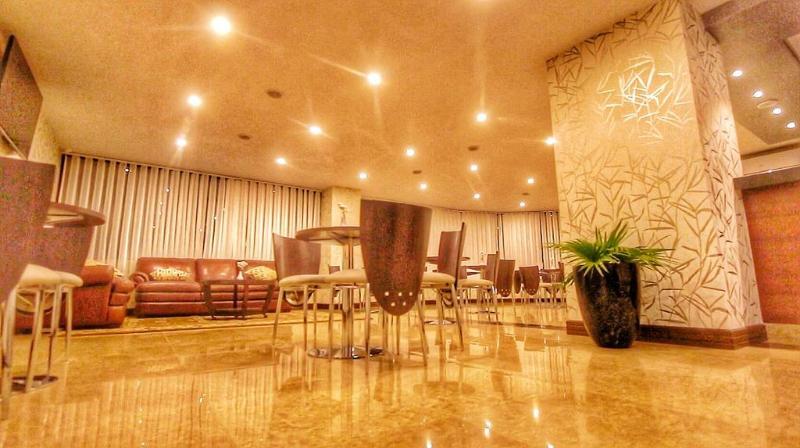 Roles Hotel 苏克雷 外观 照片