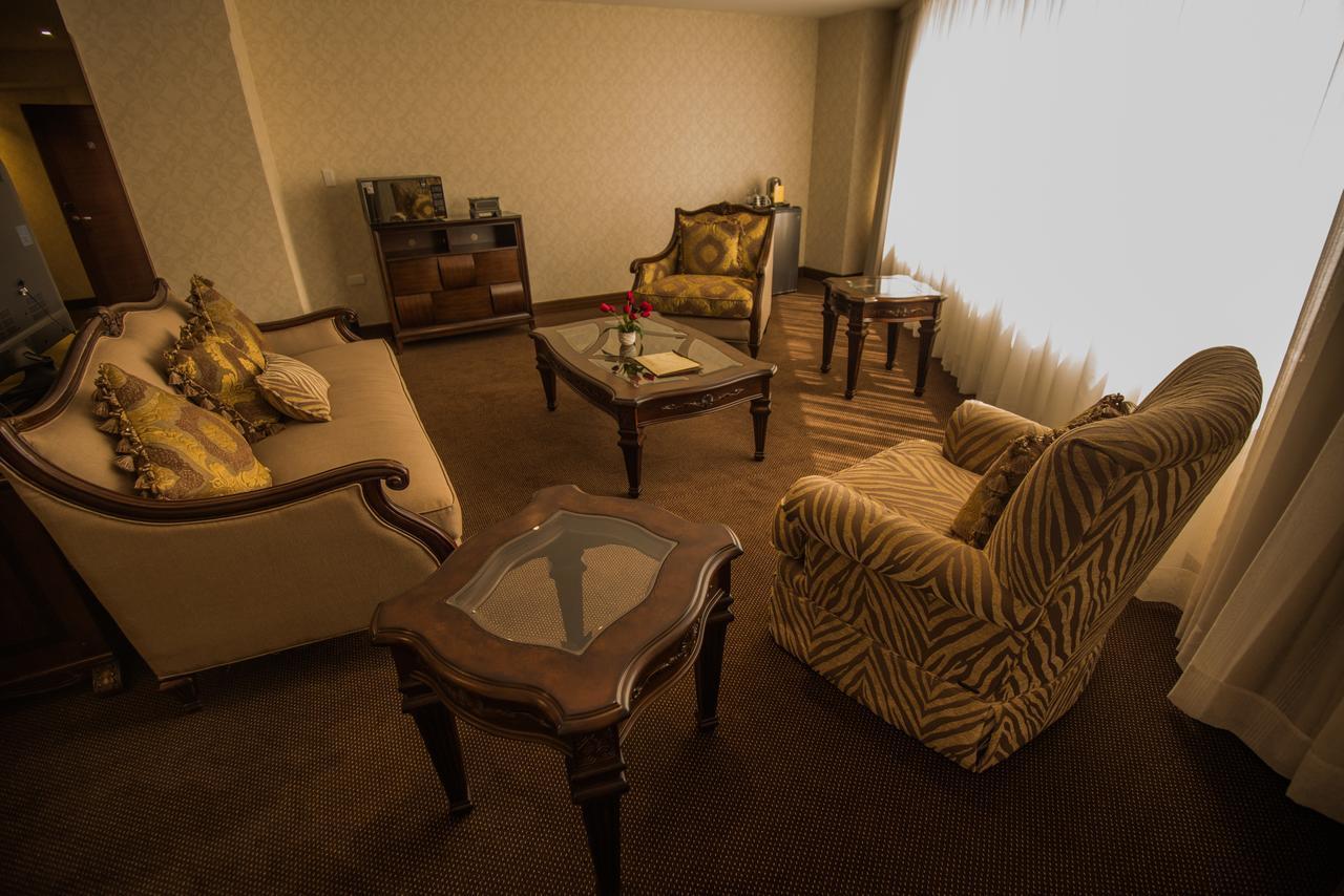 Roles Hotel 苏克雷 外观 照片